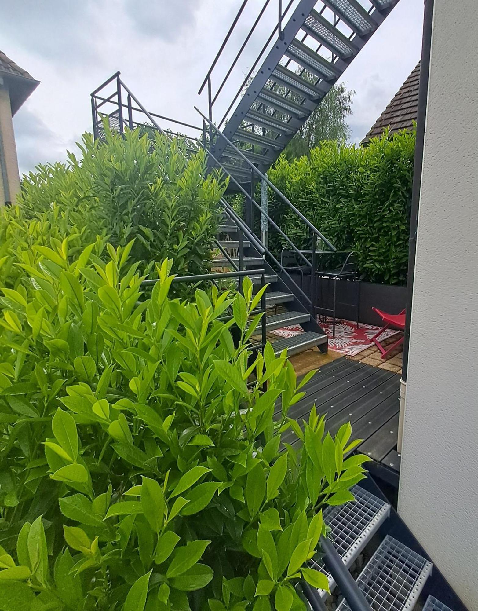Studio Cosy Spacieux Lumineux Avec Terrasse Vezelois 外观 照片